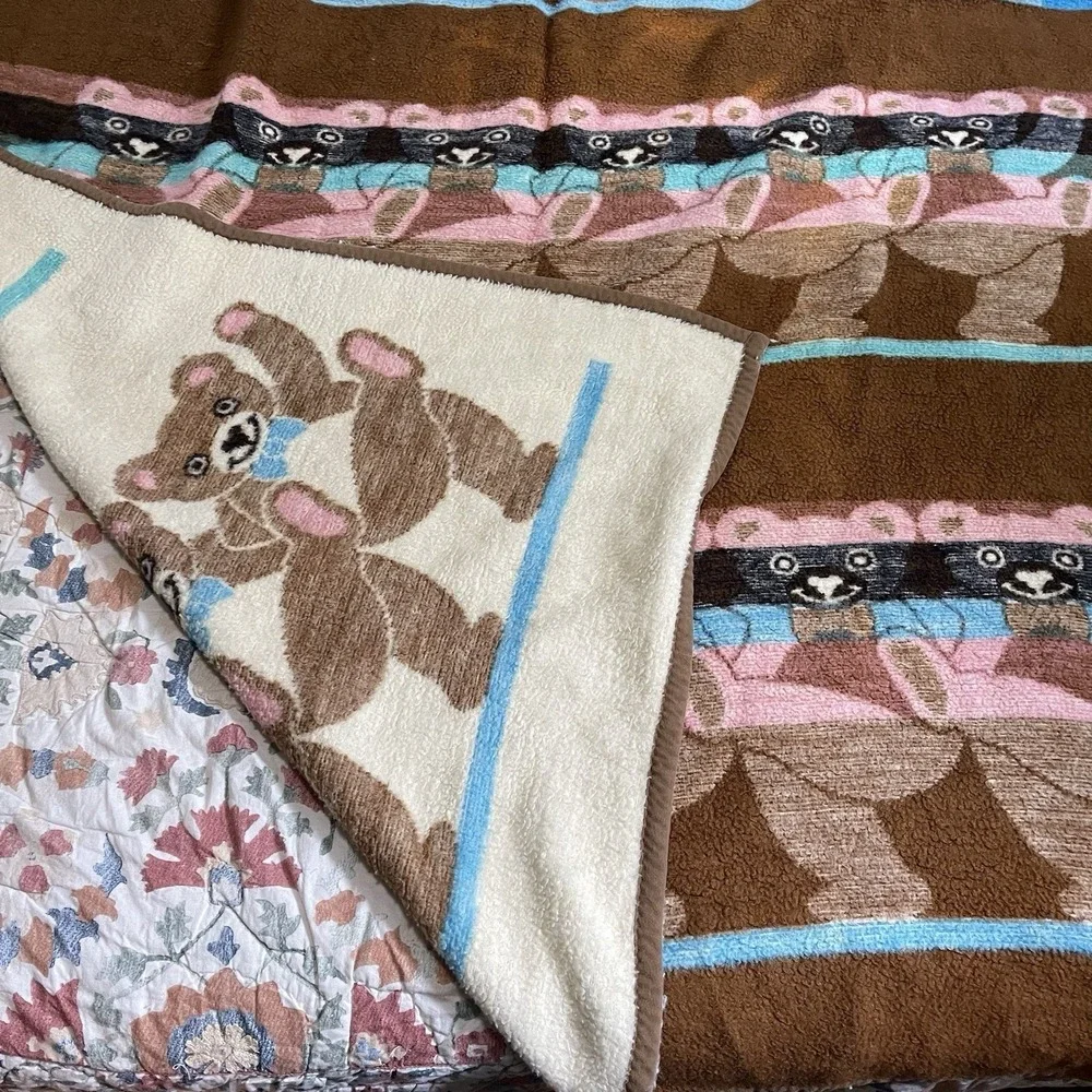 Vintage Biederlack Dancing Teddy Bear Acrylic Blanket Cottage Grandma USA 55x69